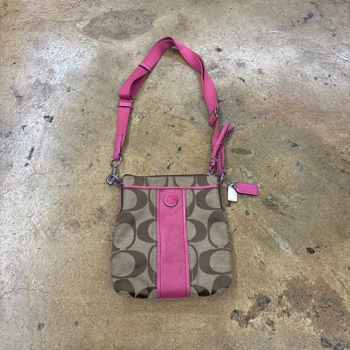 코치 미니 크로스백 베이지 핑크  상품이미지2