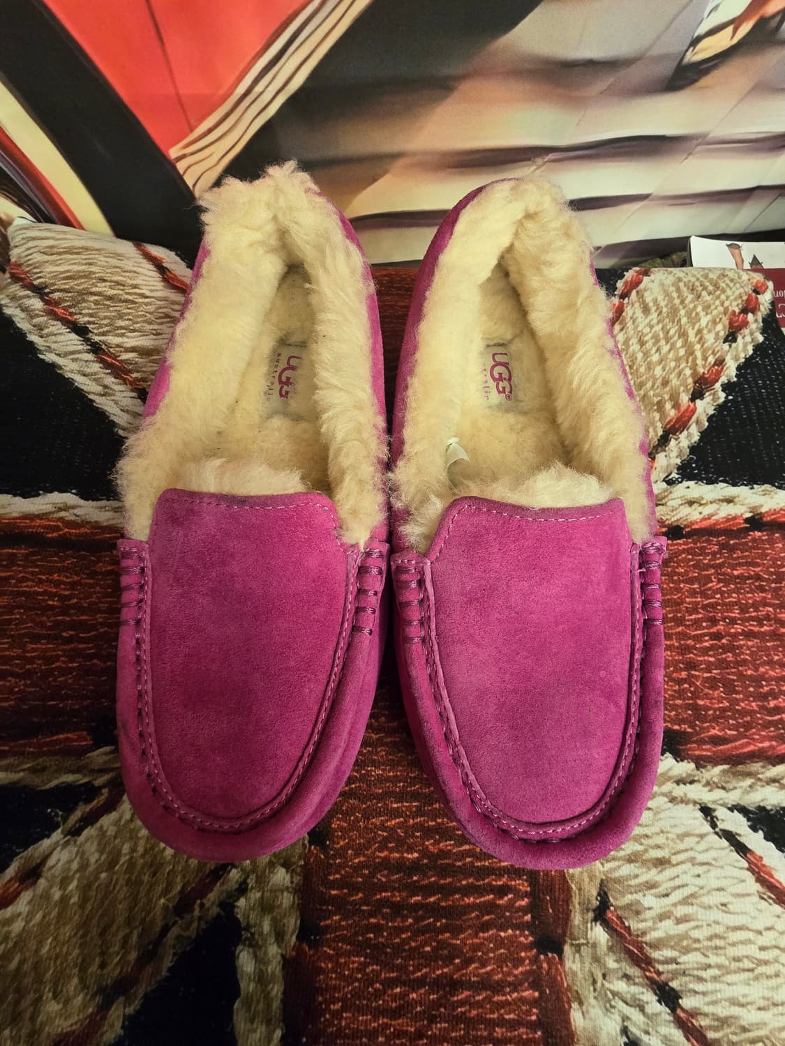 핑크 스웨이드 퍼 트리밍이 특징인 어그(UGG)  상품이미지2