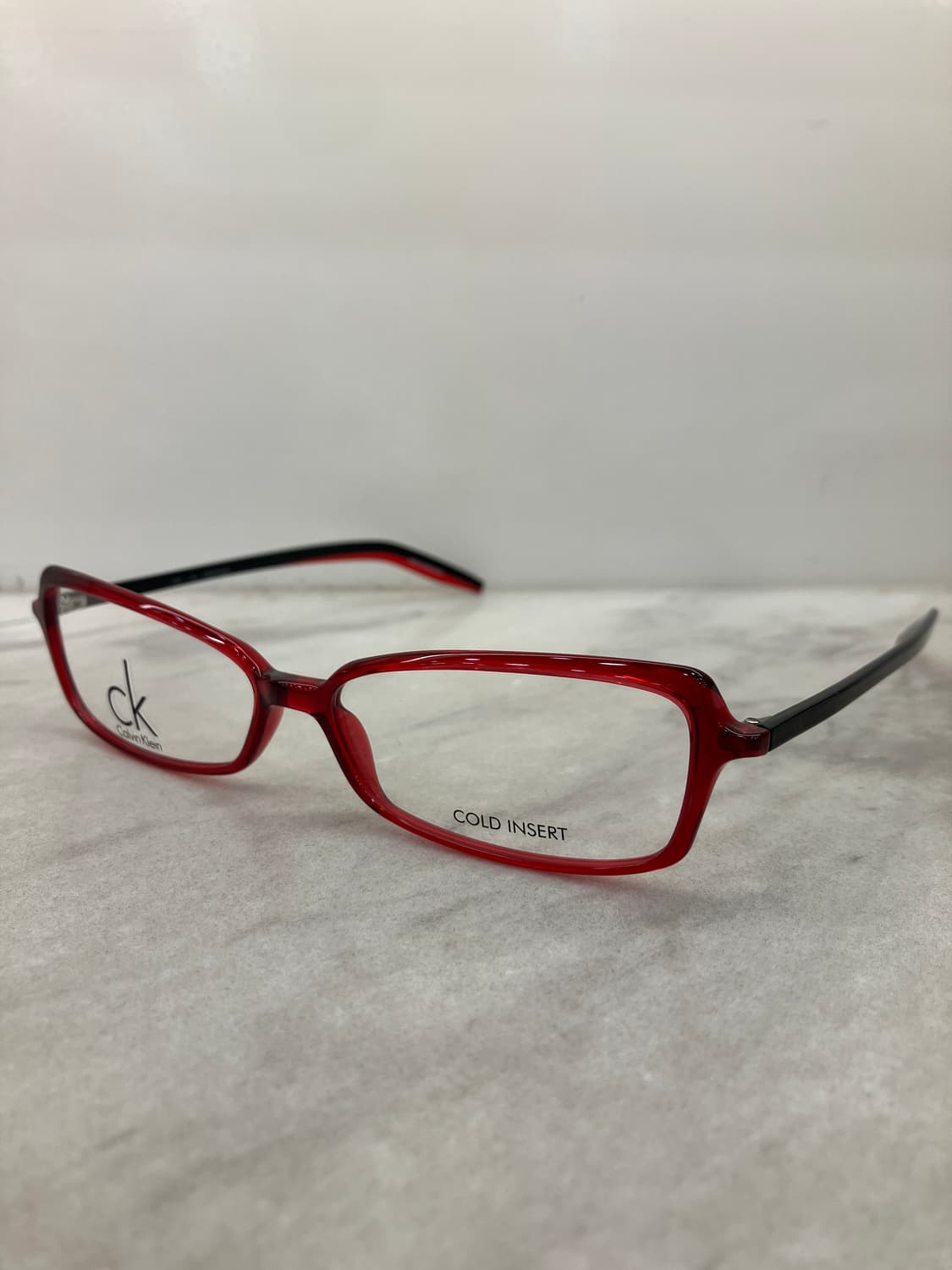 캘빈클라인 CK 씬 레드블랙 소프트 스퀘어 뿔테 안경 상품이미지9