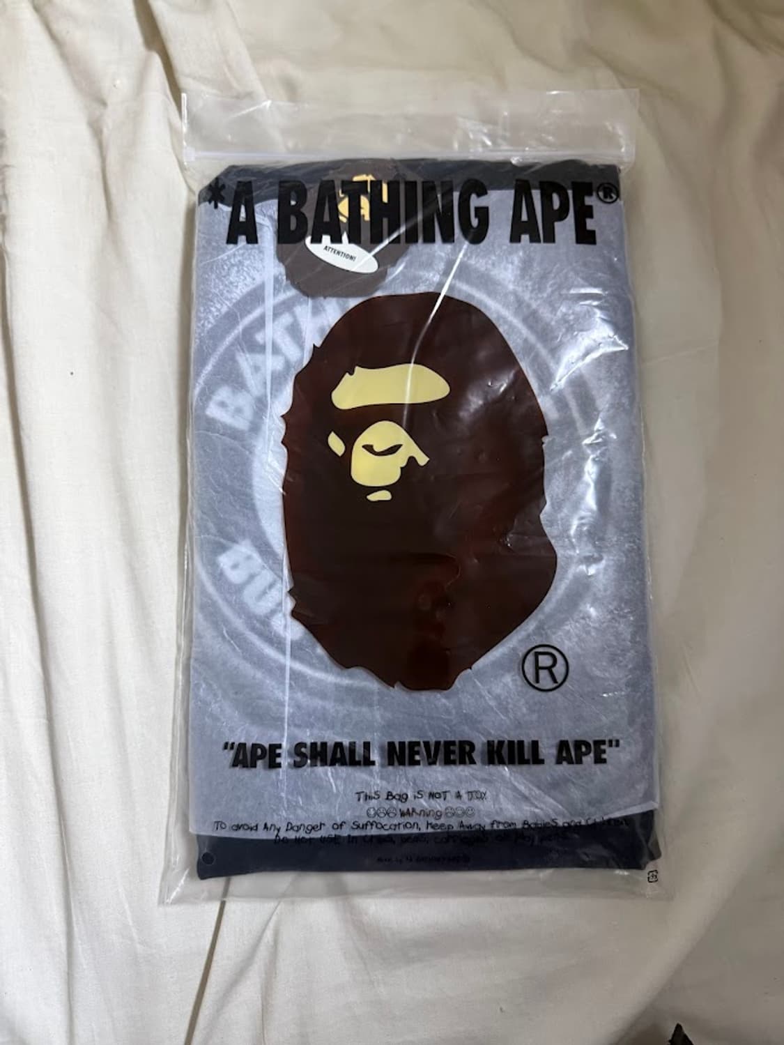 베이프 스프레이 프린트 비지 티셔츠 상품이미지2