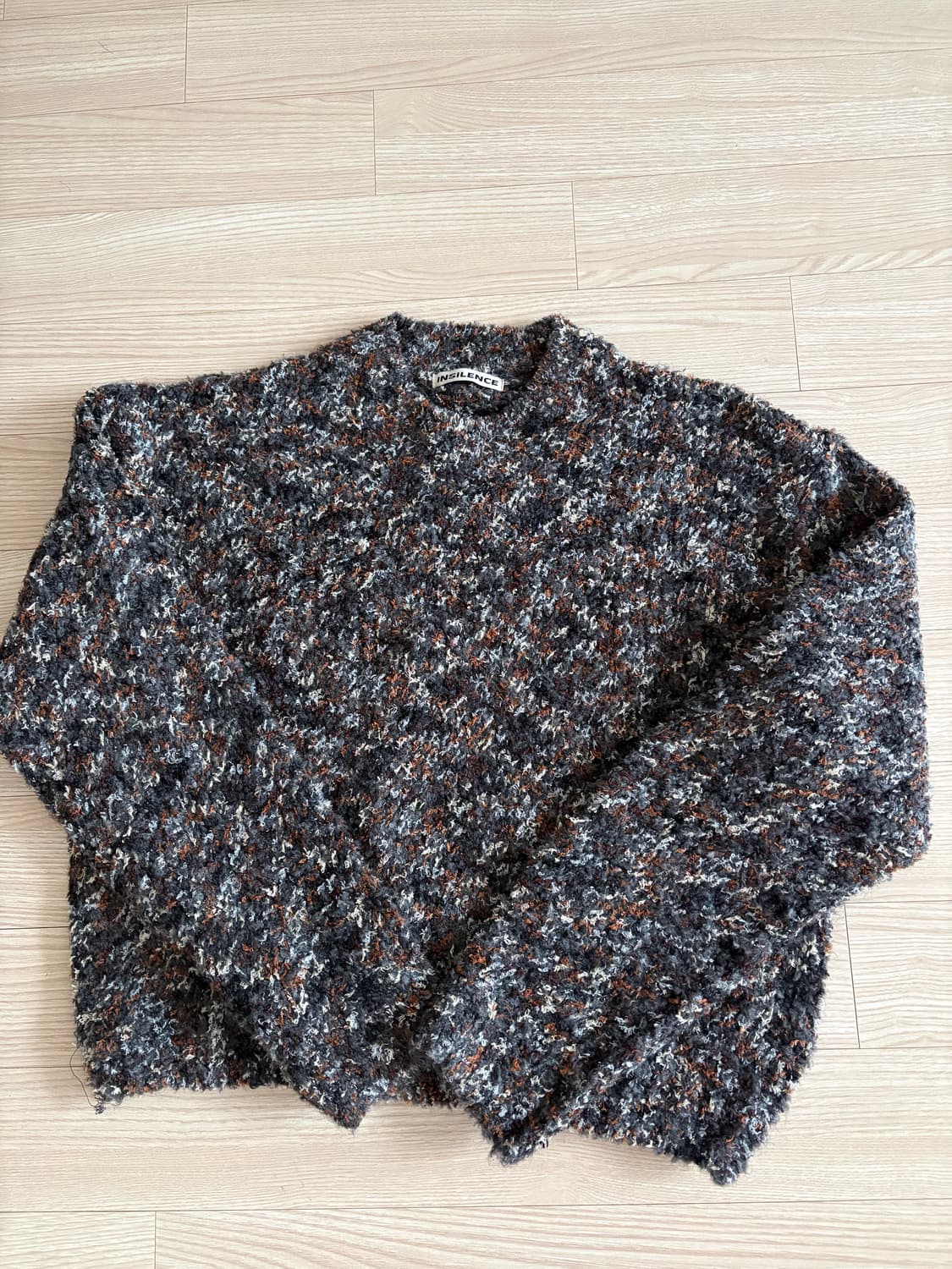 인사일런스 우먼 부클니트 차콜 상품이미지3