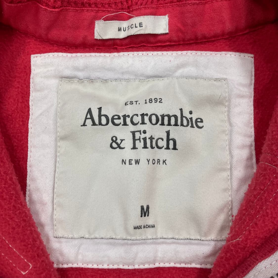 아베크롬비 y2k 핑크 컬러 스펠아웃 빅로고 후드 집업 상품이미지3