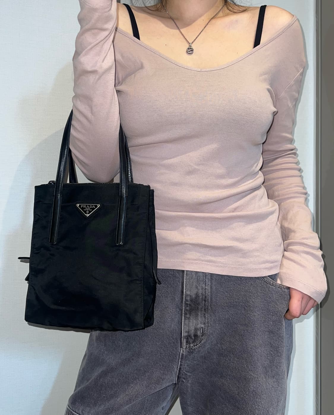 프라다 나일론 스퀘어 토트백 상품이미지1