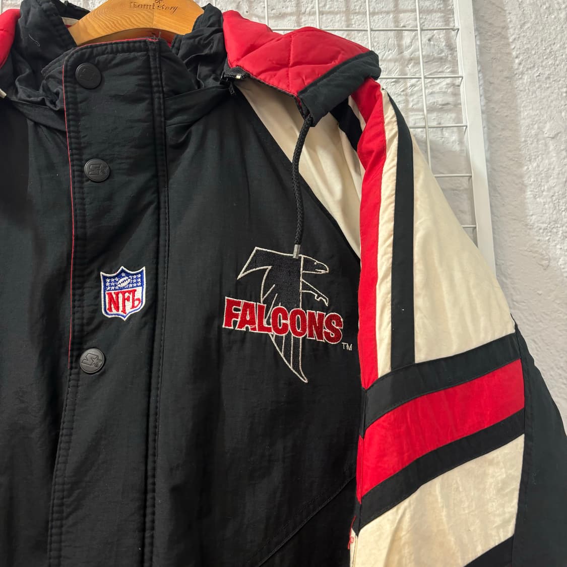 NFL X 스타터 90s 올드스쿨 애틀랜타 팰컨스 패딩 자켓 L 상품이미지5