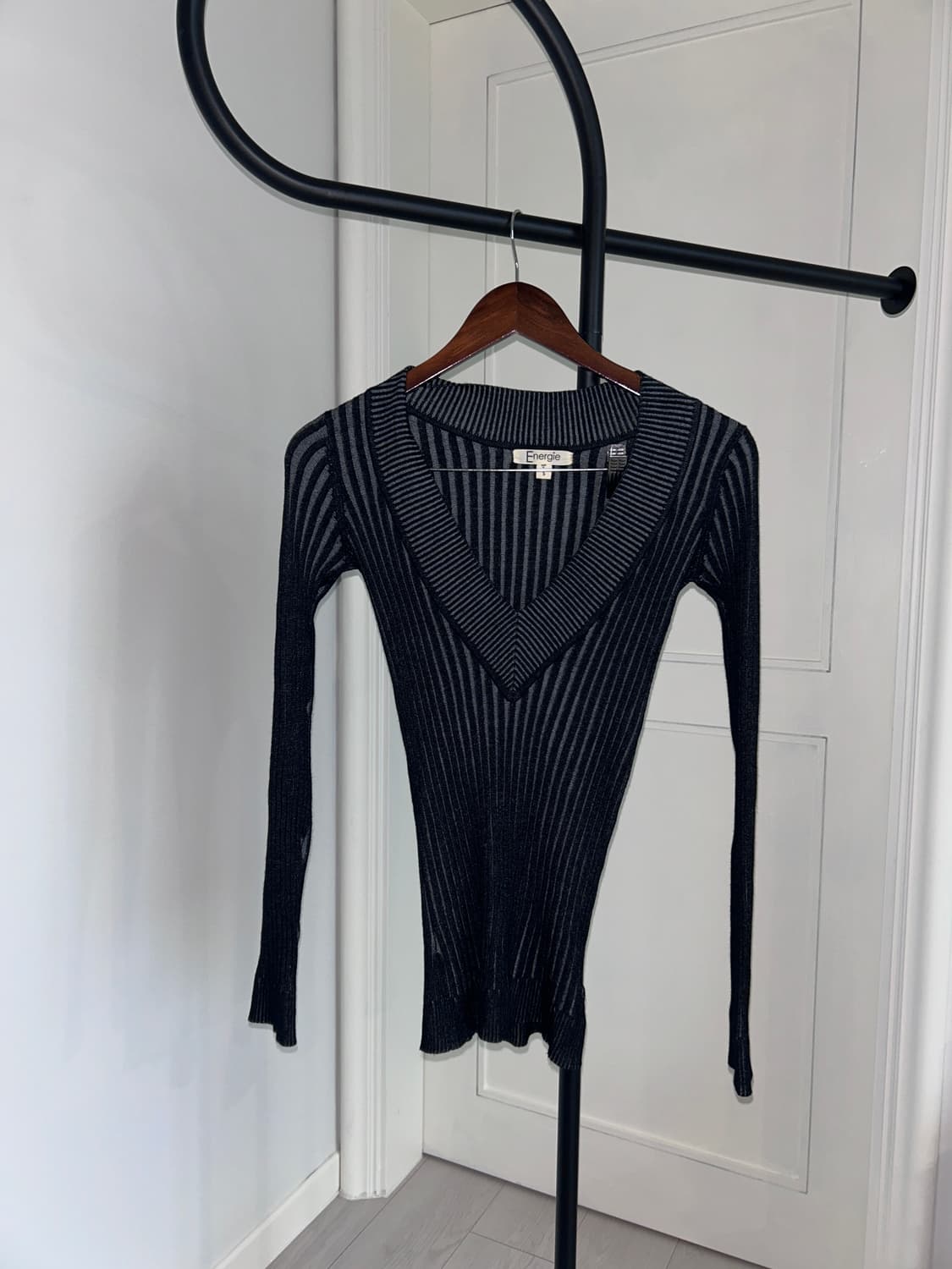 V-Neck Rib Knit Top / 빈티지 브이넥 골지 니트 상품이미지5