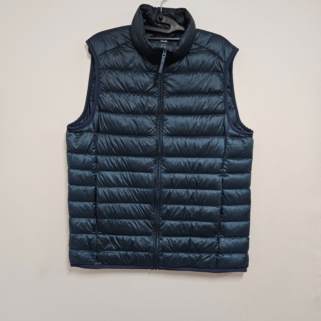 L 100) 유니클로 다크그린 오리털 경량 패딩조끼 상품이미지2