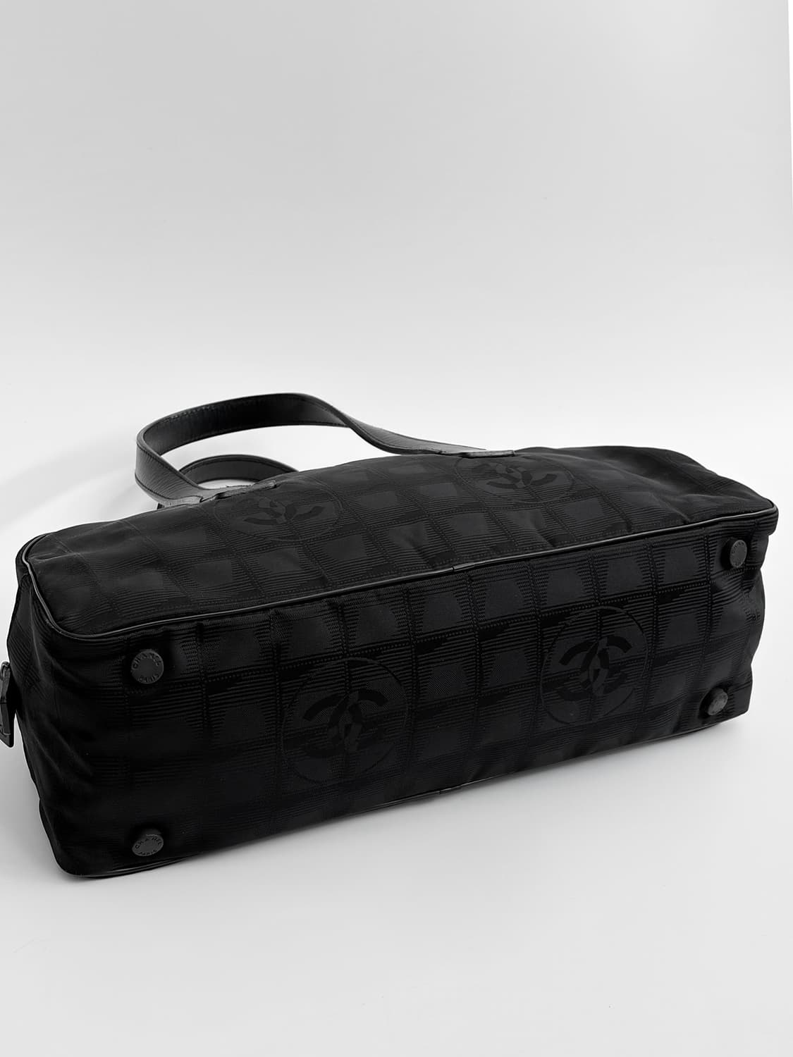 샤넬 뉴트래블라인 바게트 토트백 판매합니다. 상품이미지8