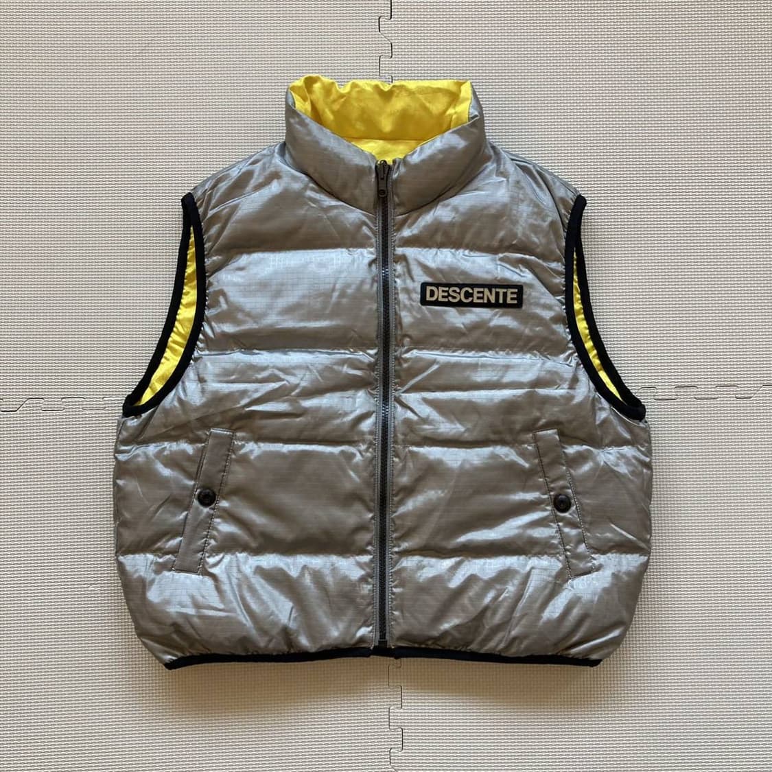 데상트 재팬 리버시블 다운 패딩 베스트 상품이미지1