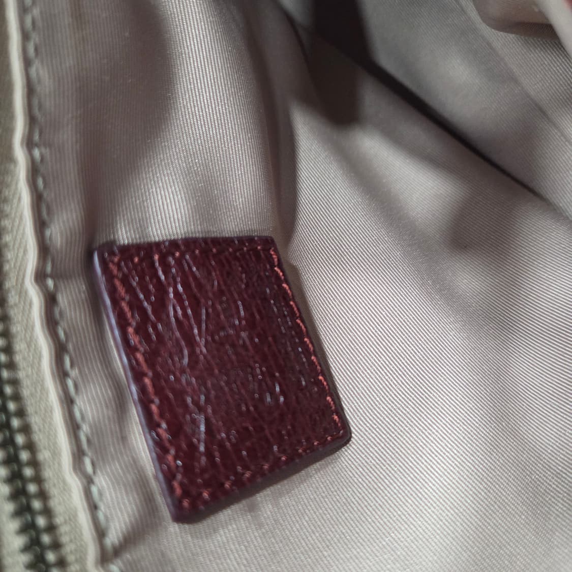 버버리 플로럴 앰보싱 크로스백 상품이미지8