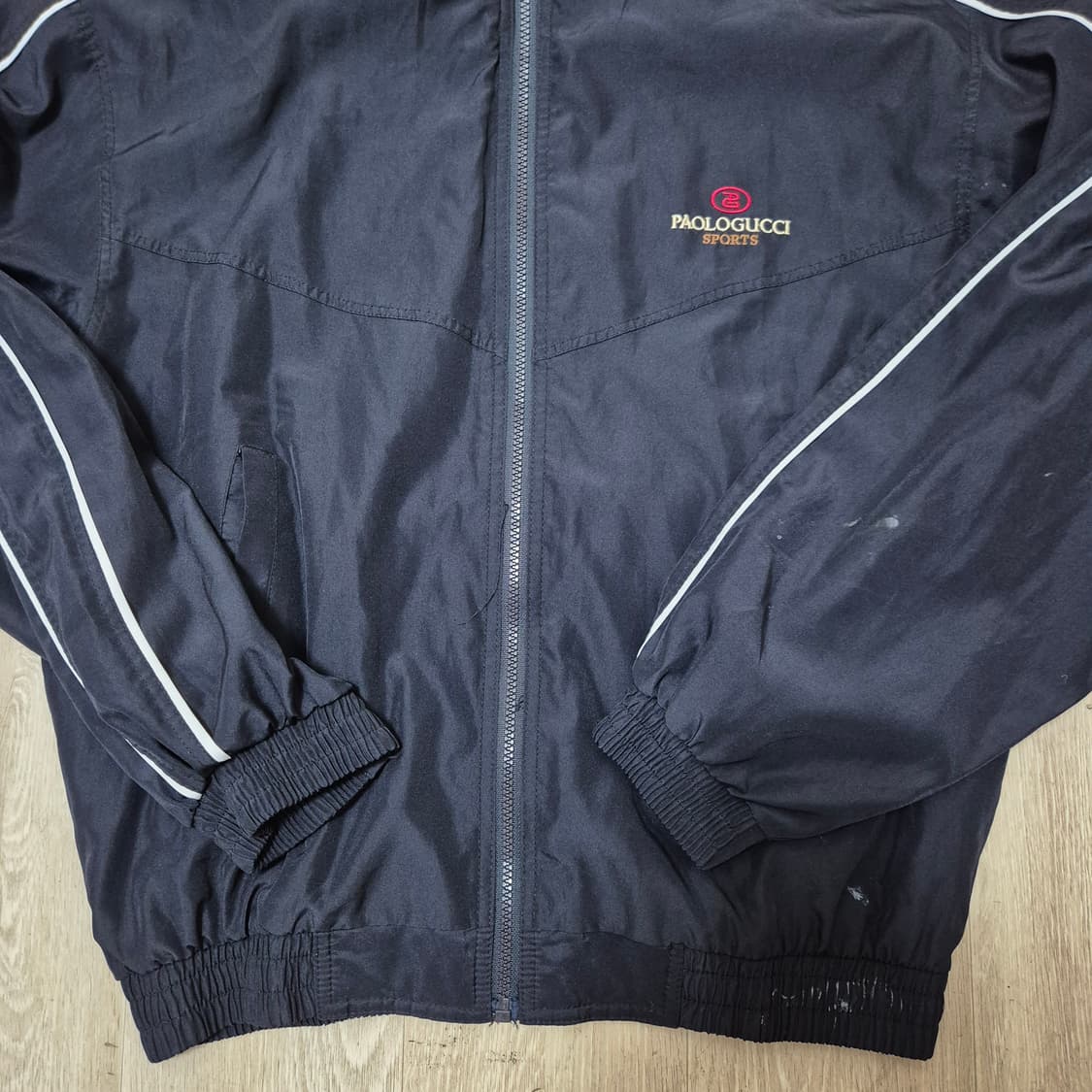 파올로구찌 프리미엄 자수로고 바람막이 자켓  상품이미지3