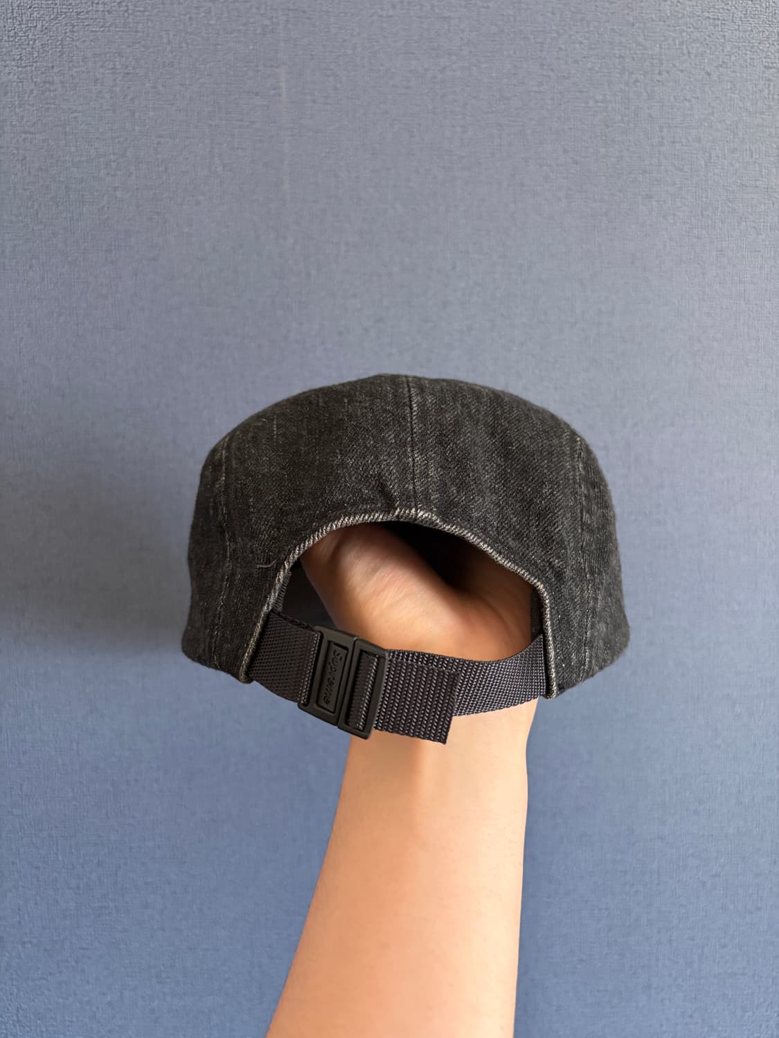 슈프림 데님 캠프캡 블랙 25SS 상품이미지3