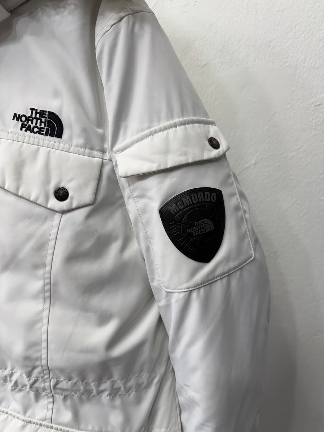 정품) 노스페이스 여성 화이트 구스패딩 100 상품이미지4