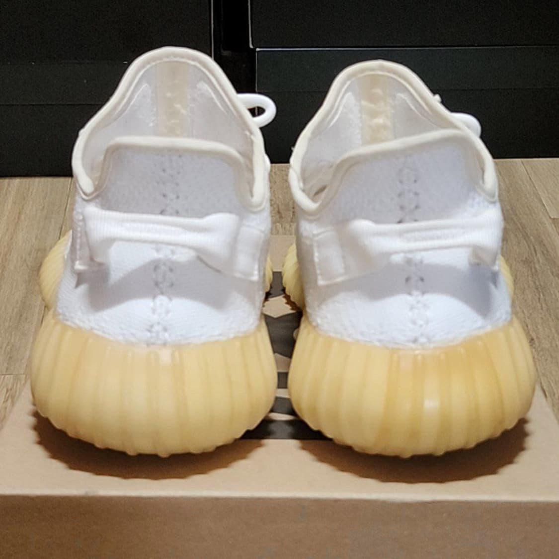 아디다스 285 이지부스트 크림화이트 상품이미지5