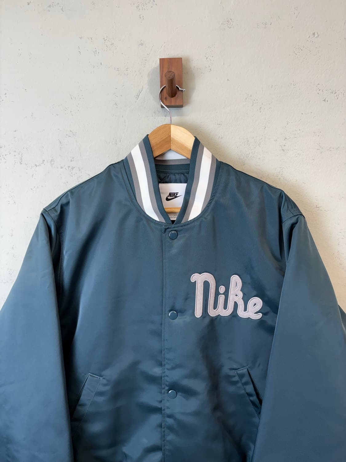 나이키 사틴 루즈핏 빅로고 바시티 자켓 상품이미지6