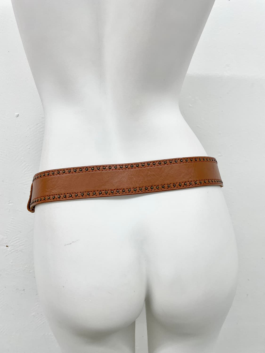 리얼레더 절개 스터드 펀칭 버클 벨트 상품이미지4