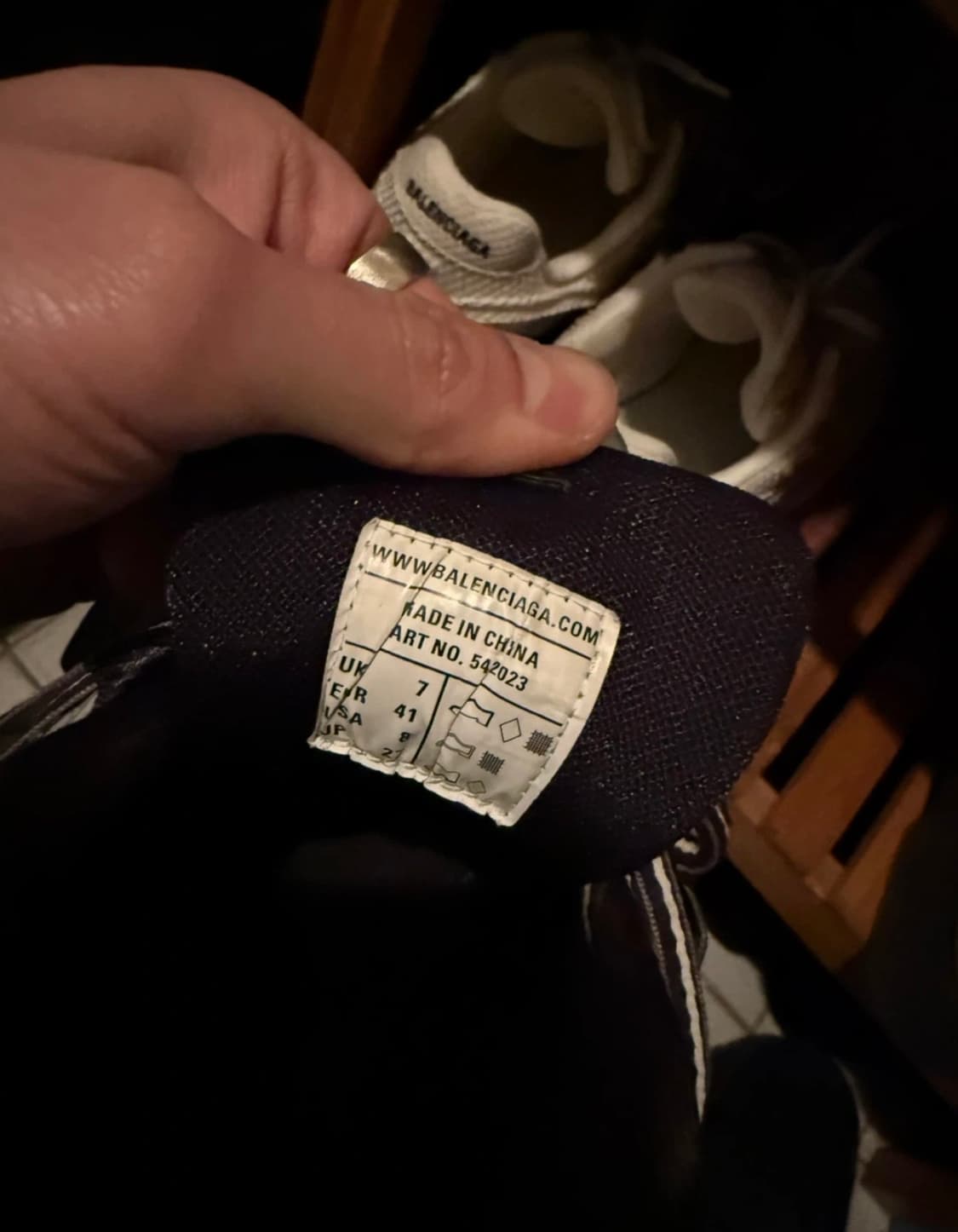 안냐세요 발렌시아가 트랙 41판매합니다!(정품)(sss급진짜이쁨)(희귀) 상품이미지5