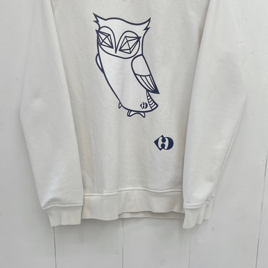 럭키슈에뜨 부엉이 프린팅 라운드넥 래글런 맨투맨 상품이미지7