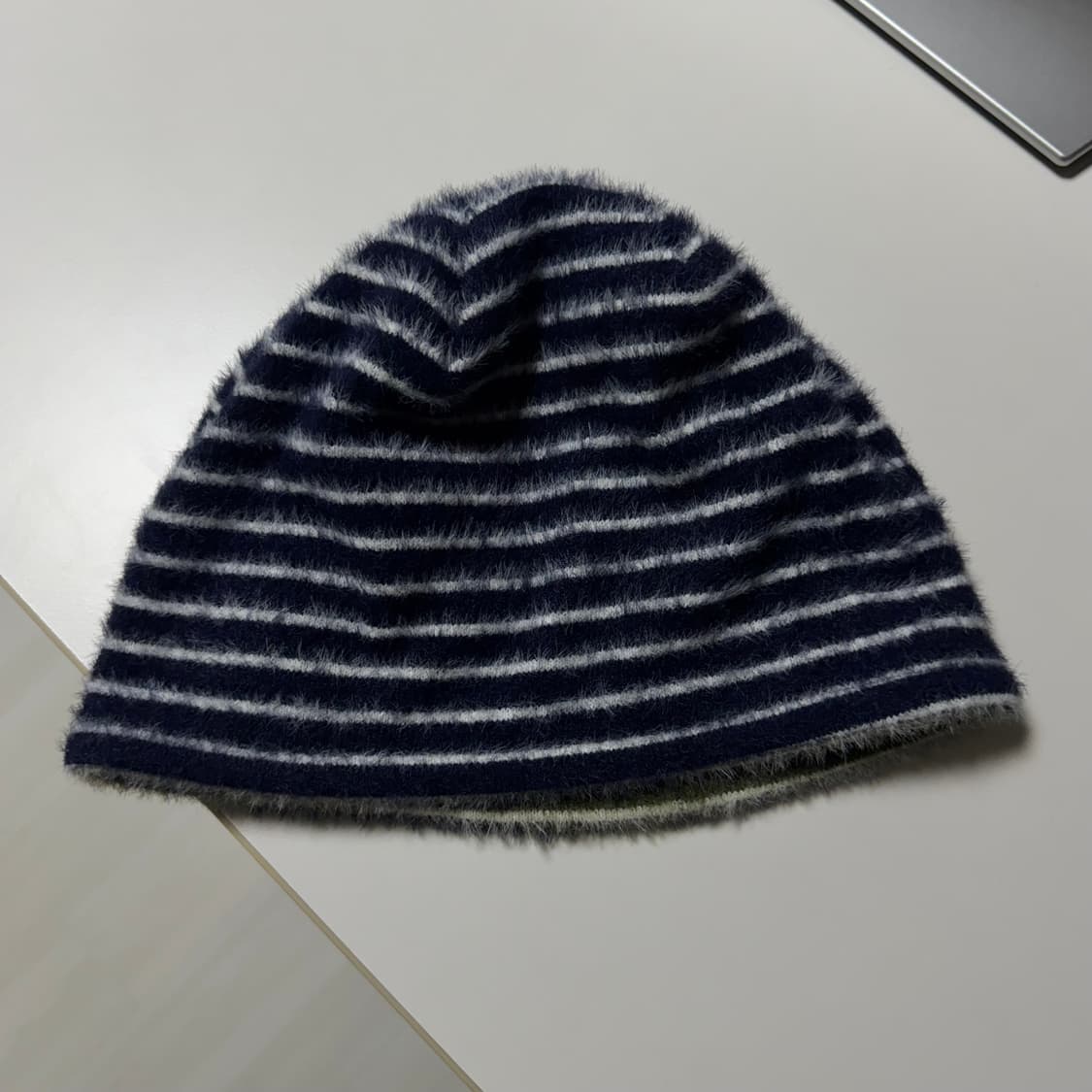 누셀렉 리버시블 헤어리 비니 네이비카키 상품이미지3