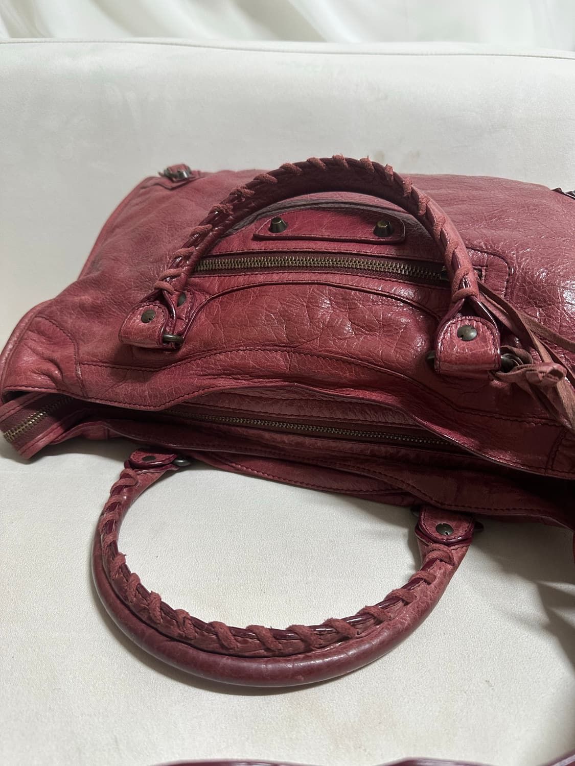 [A 정품] 발렌시아가 시티 모터백 미디움 버건디 상품이미지5