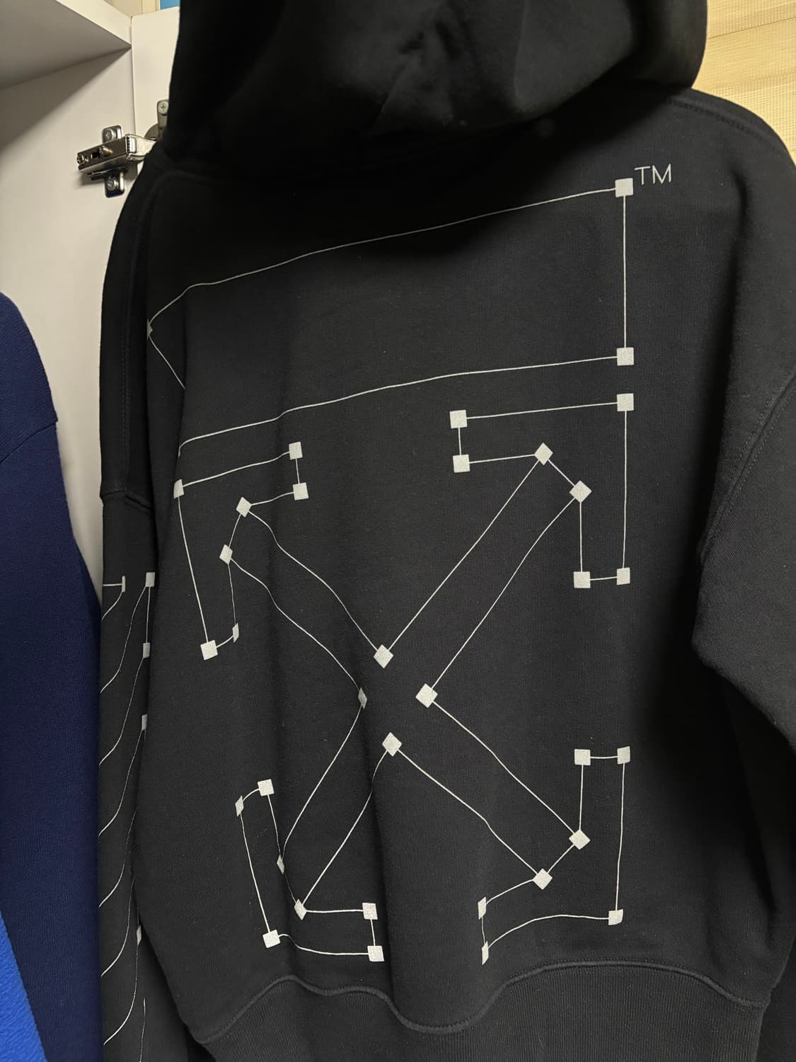 오프화이트 백화점발 후드티 상품이미지2