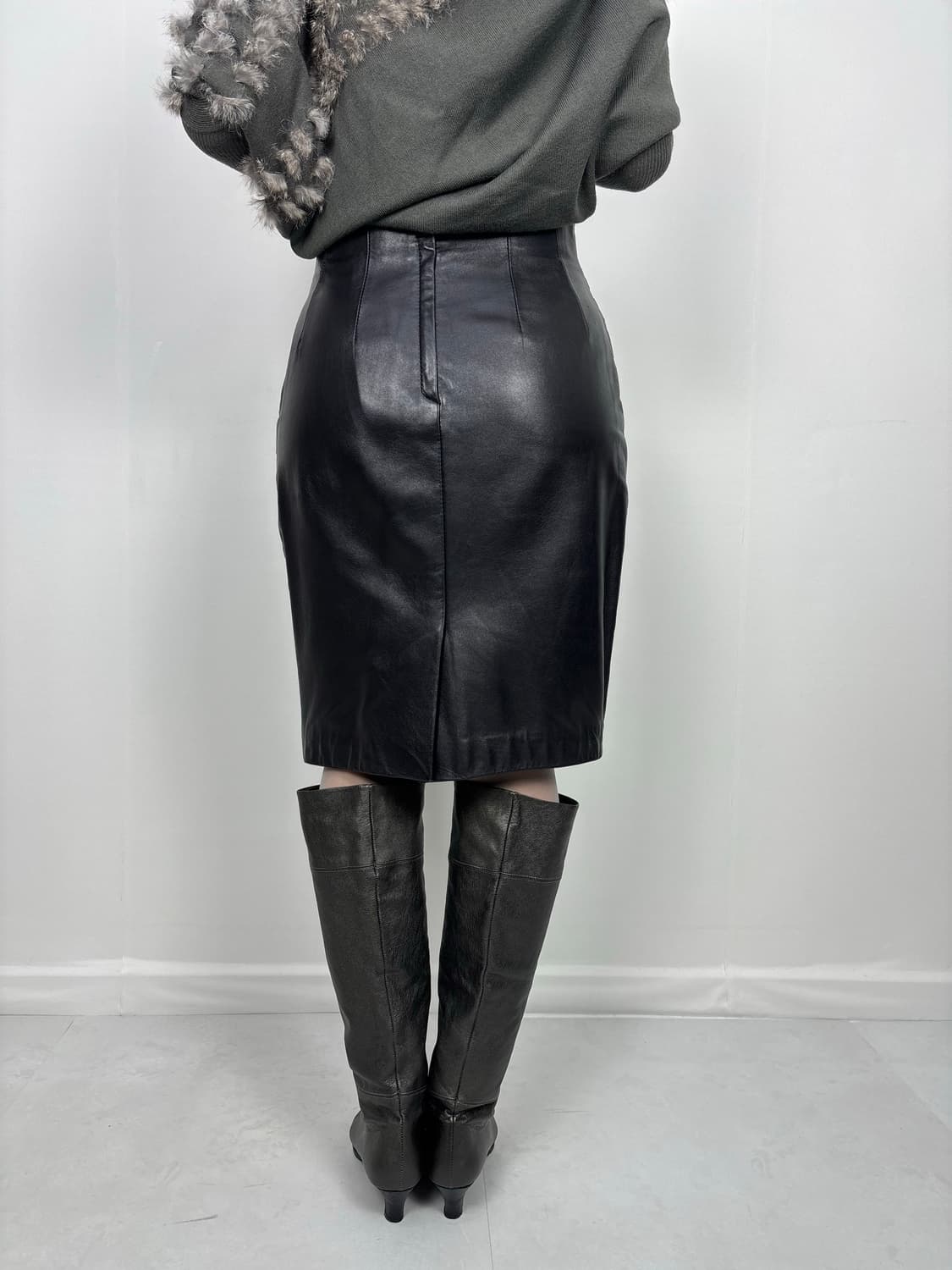 SEAM LEATHER MIDI SKIRT 상품이미지3