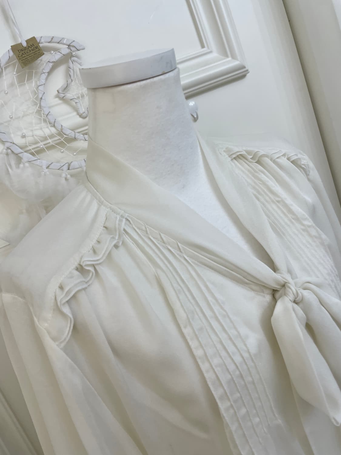 ivory ruffle pleats point bow blouse 상품이미지8