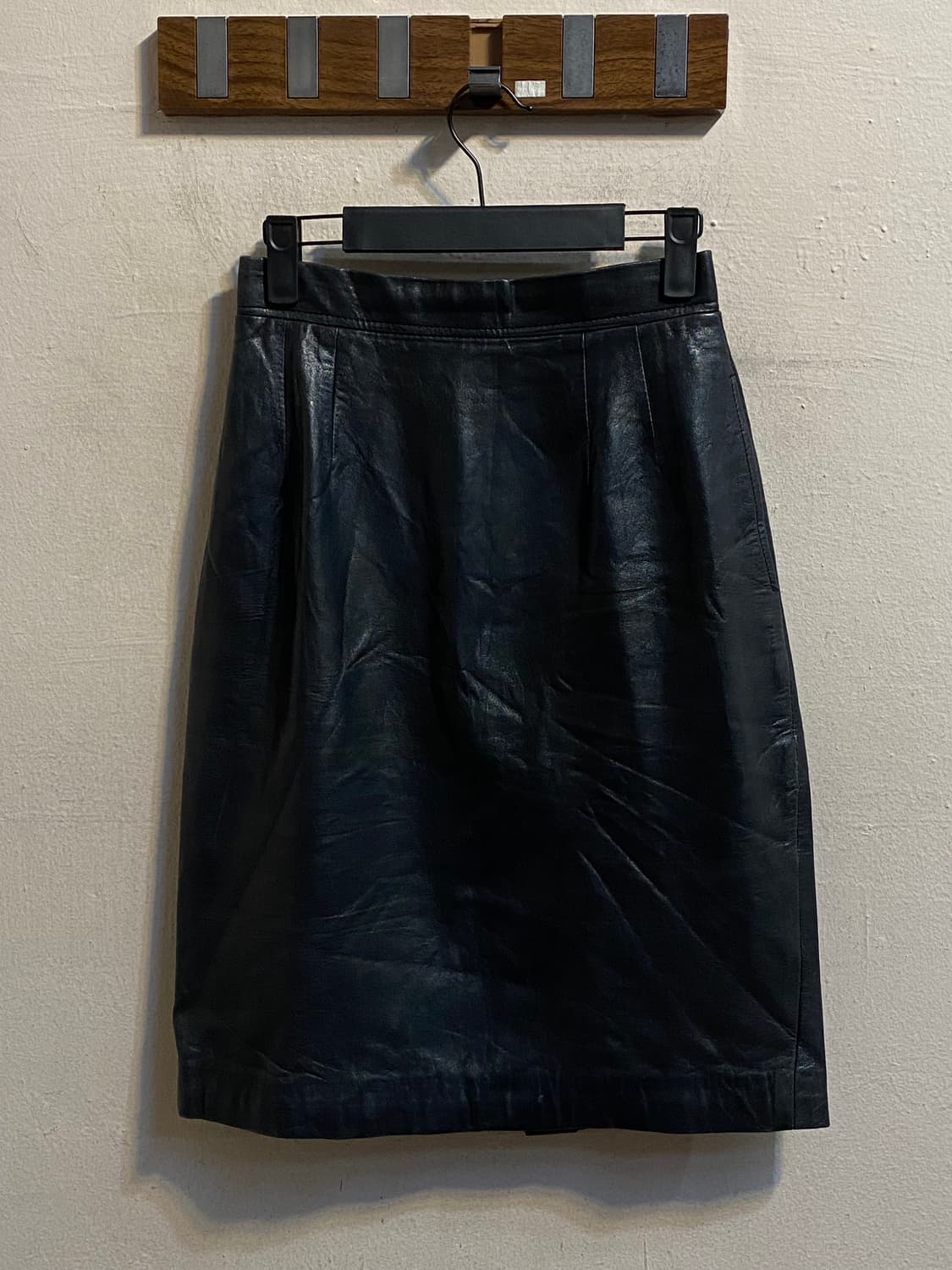 끌로에 블랙 레더 스커트 상품이미지2