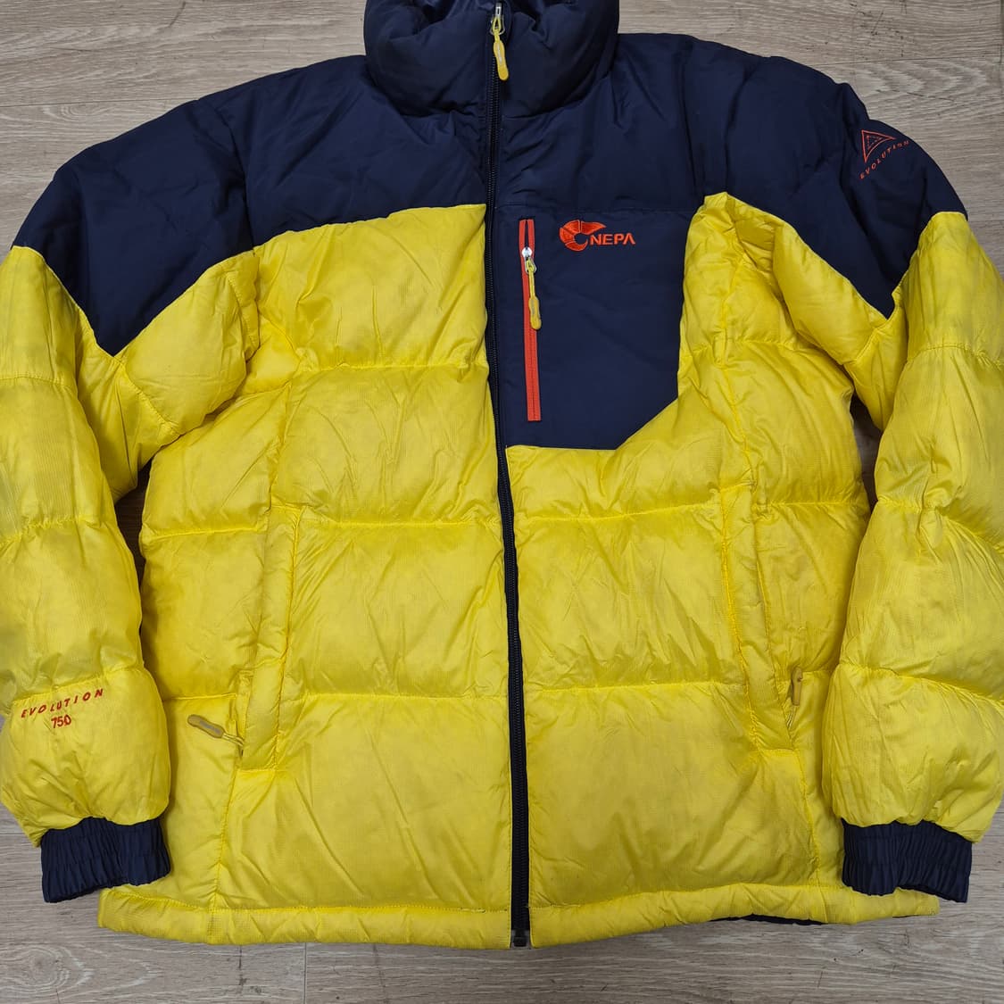 네파 에볼루션 750 배색 구스다운 리버시블 패딩 상품이미지3