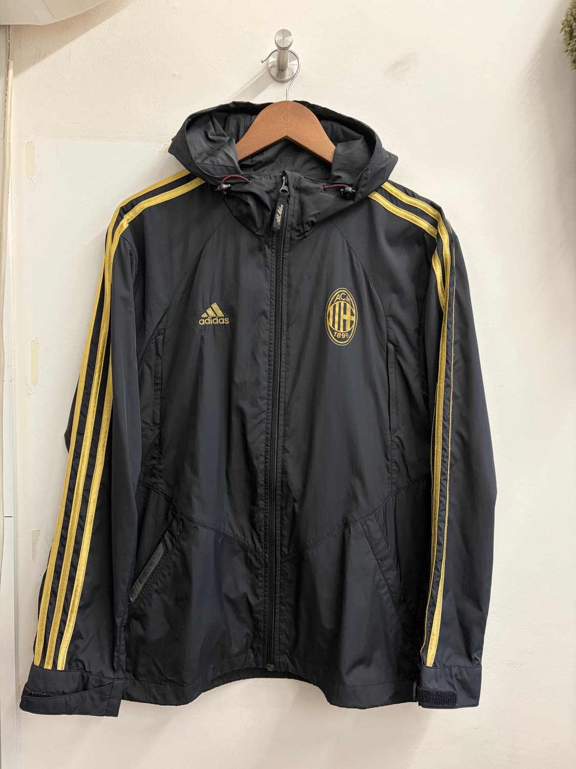 N281 . 아디다스 AC밀란 바람막이 자켓 상품이미지1