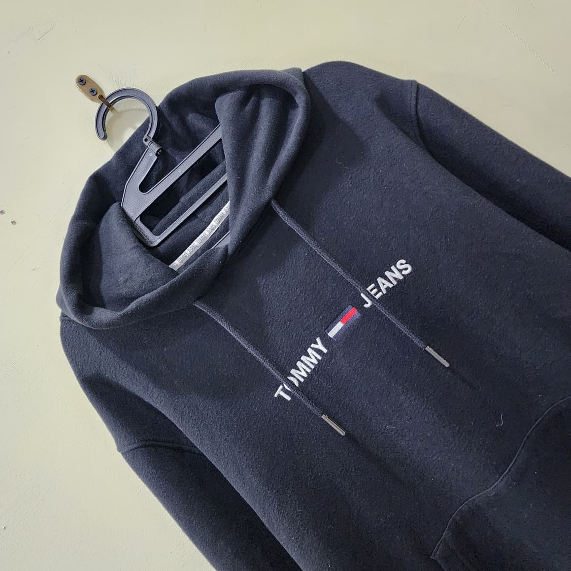 [L] TOMMY JEANS 로고 후드티 (네이비) 상품이미지2