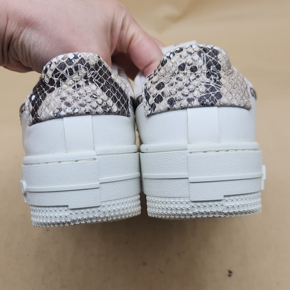 나이키 에어포스 1 픽셀 운동화 225 상품이미지4