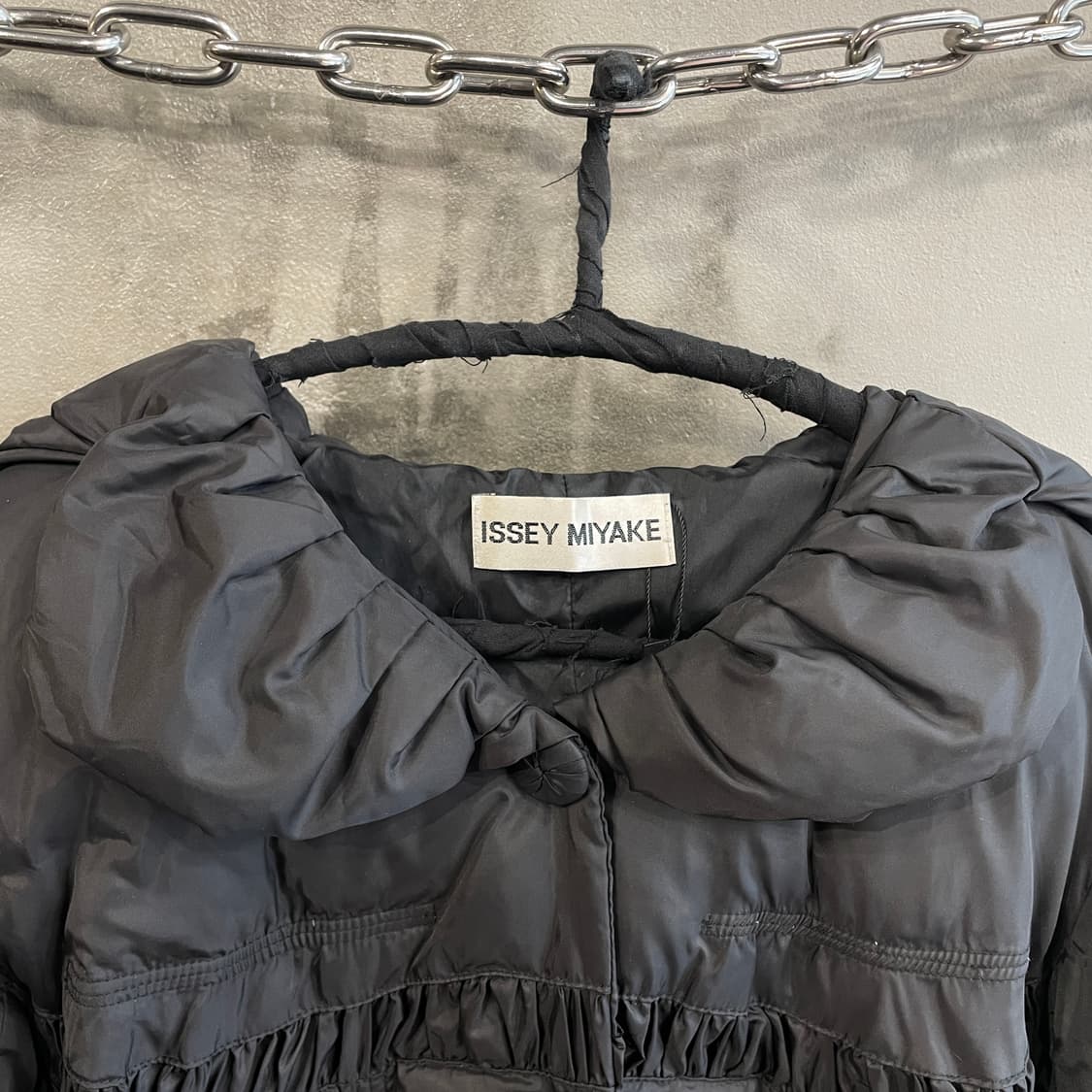 이세이 미야케 셔링 디테일 패딩 상품이미지4