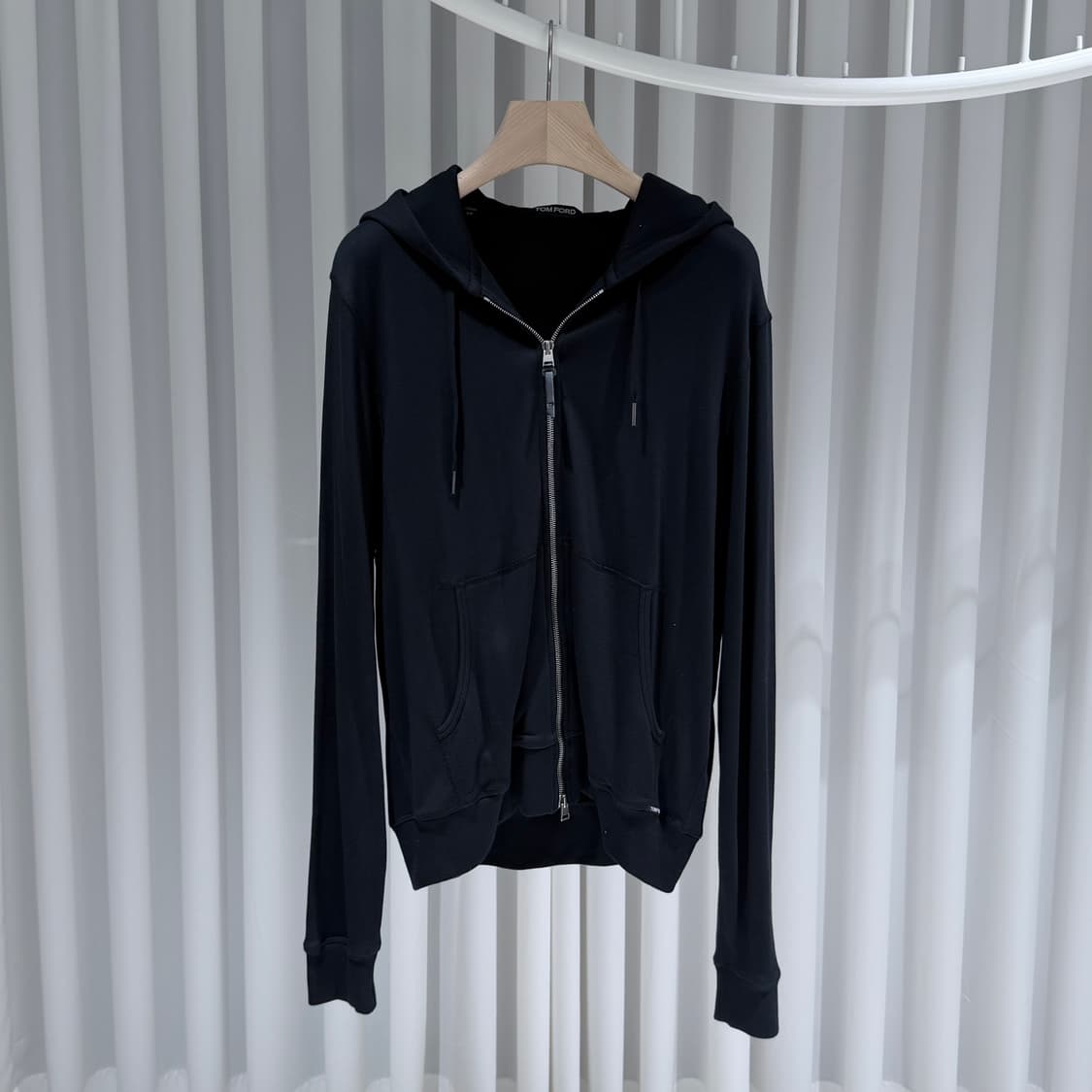 (A+/52) / 톰포드 집업 드로스트링 저지 후드 블랙 상품이미지1