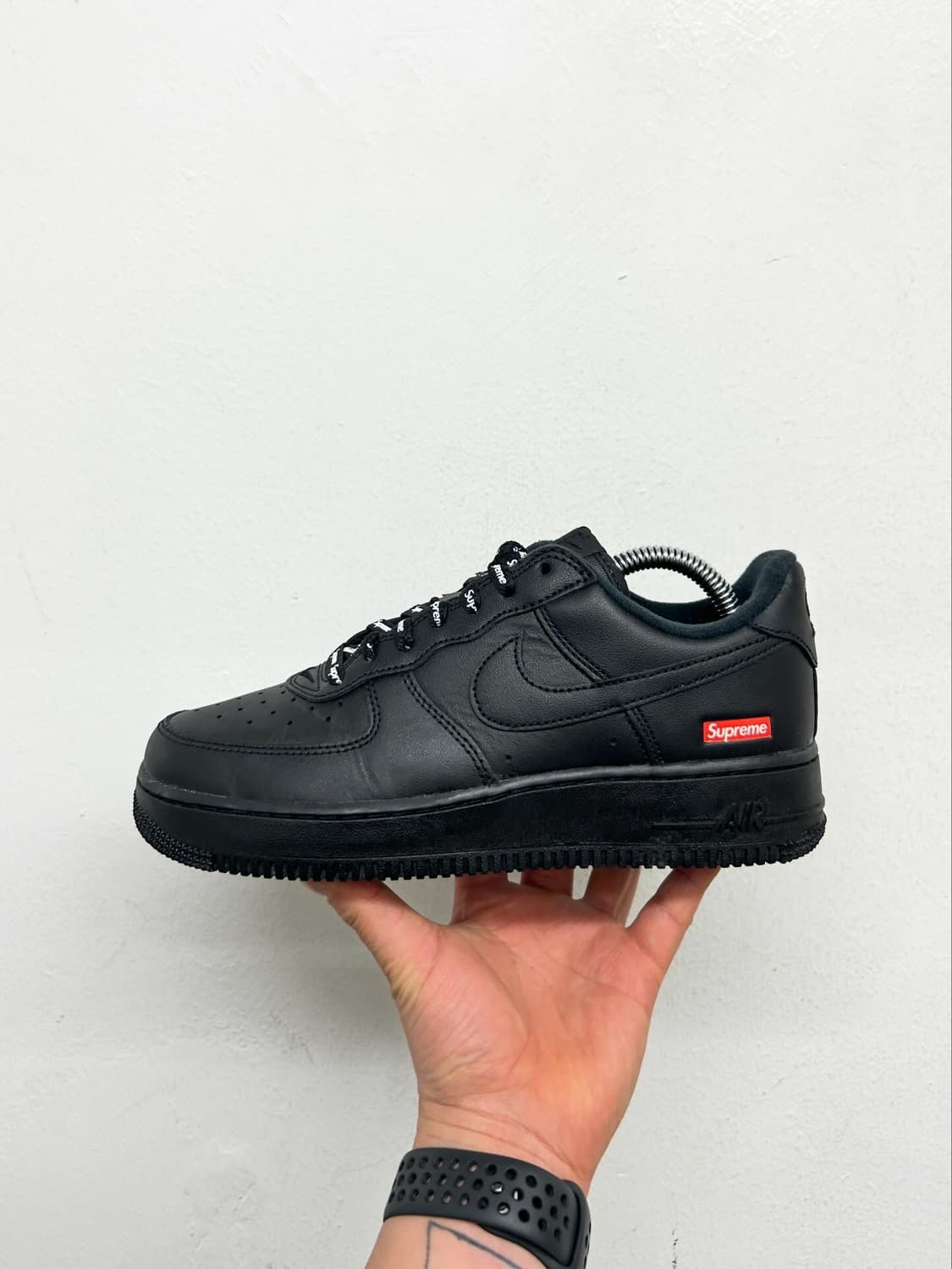 나이키 에어포스1 슈프림 블랙 240 상품이미지1