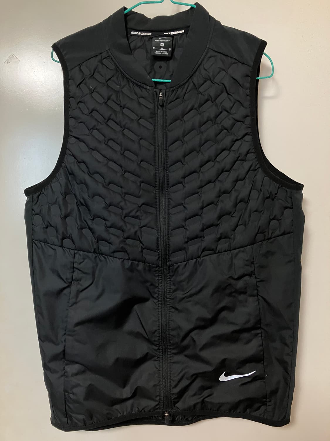 나이키 에어로로프트 베스트 M 상품이미지1