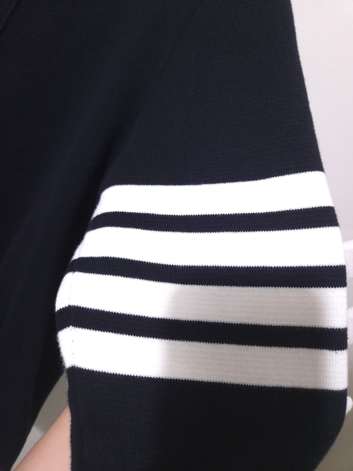 [새상품급, 3] 톰브라운 밀라노스티치 금장 가디건 상품이미지5