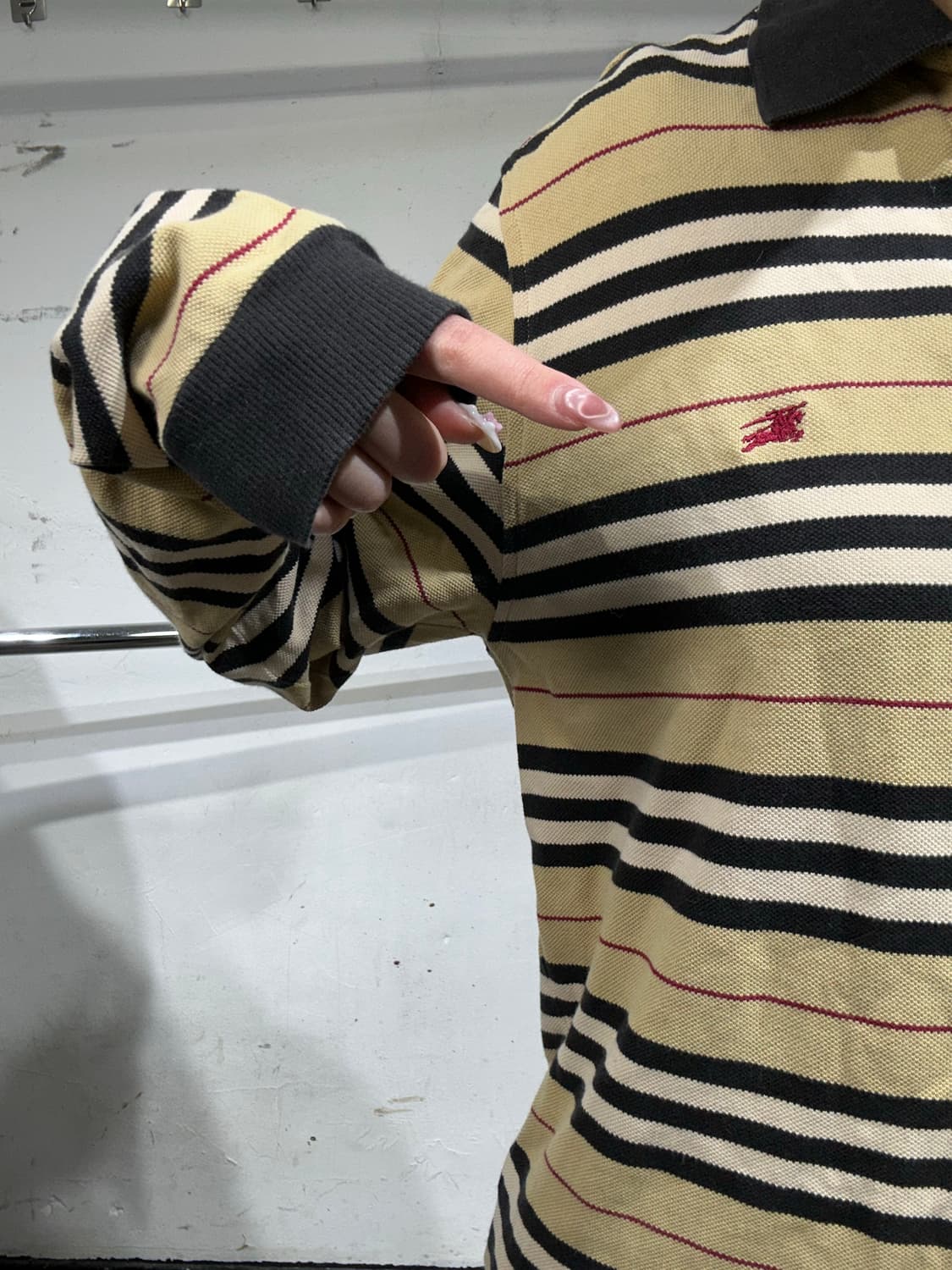 버버리 베이지 런던 줄무늬 스트리이프 카라티 롱슬리브 긴팔티 M 상품이미지4