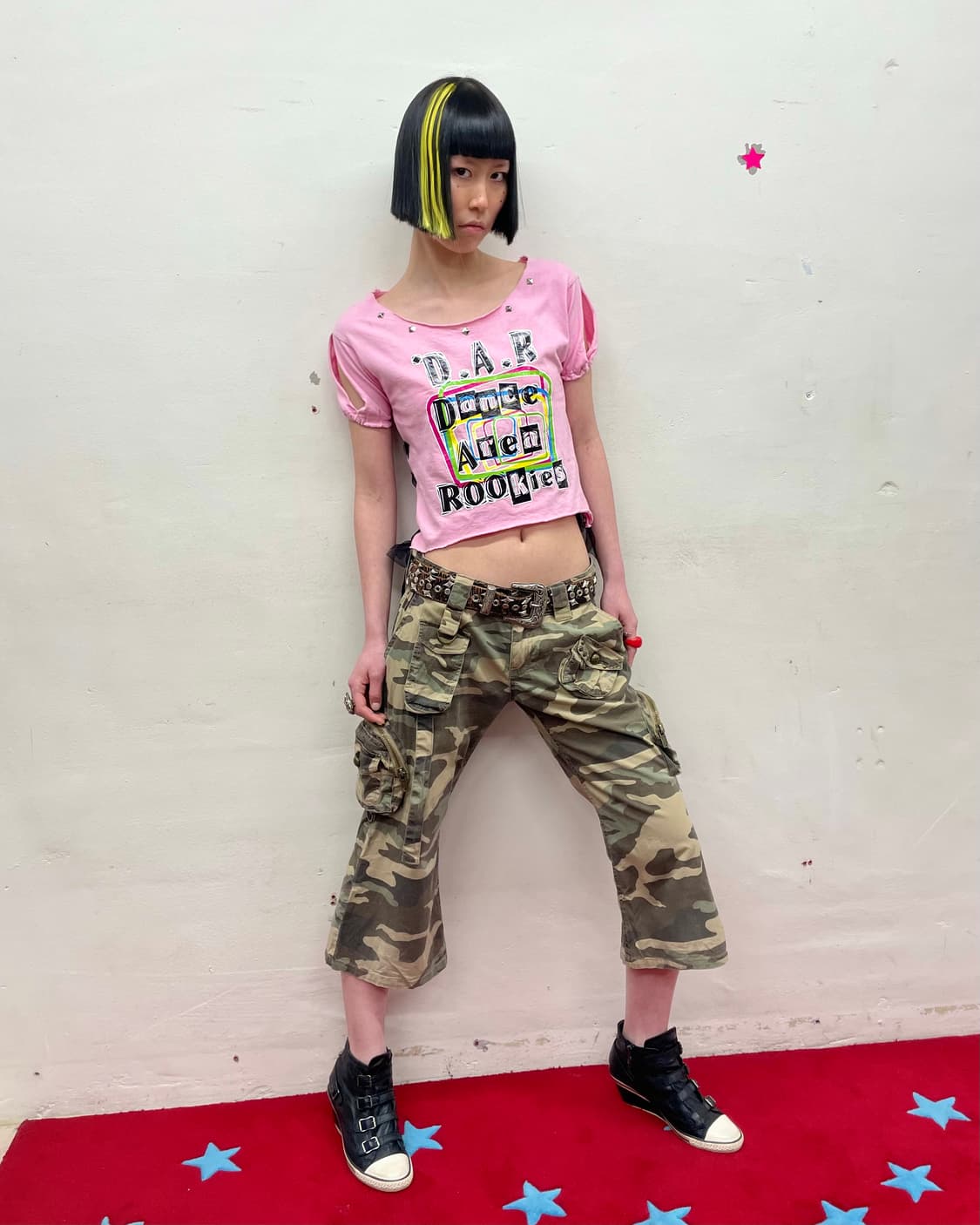 Black Spangled Winged Studded Kitch T 상품이미지7