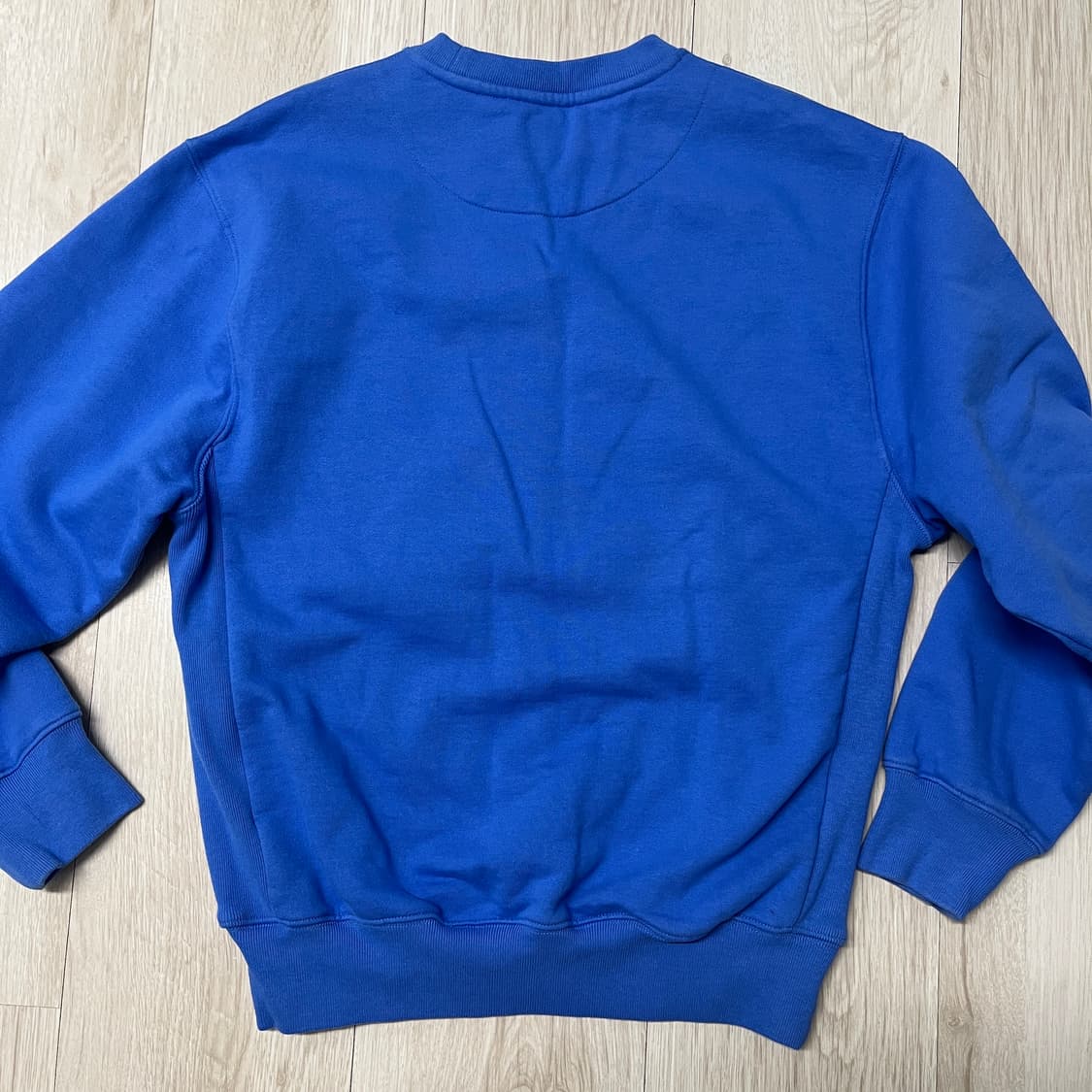 팔라스 유니버스 블루 맨투맨 티셔츠 s사이즈 상품이미지4