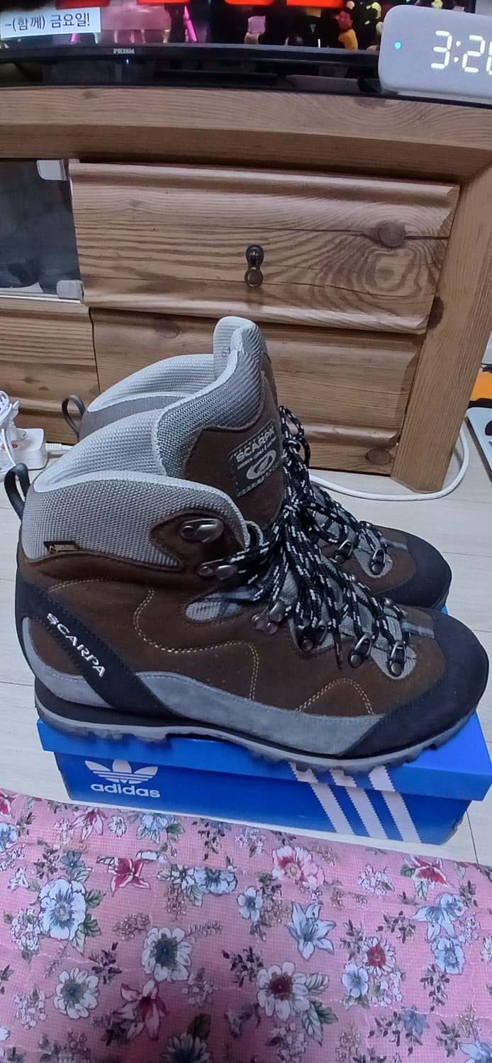 스카르파 키네시스 고어텍스
등산화(275~280mm)  상품이미지2