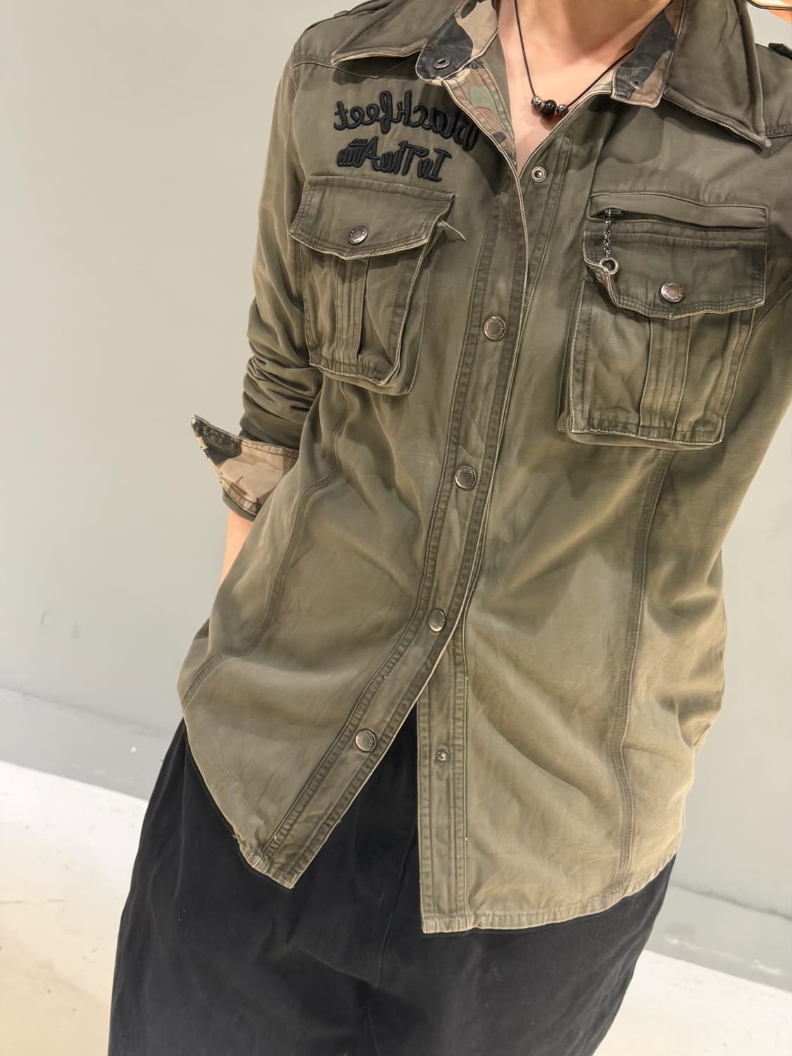 In the attic lettering washing shirt 상품이미지3