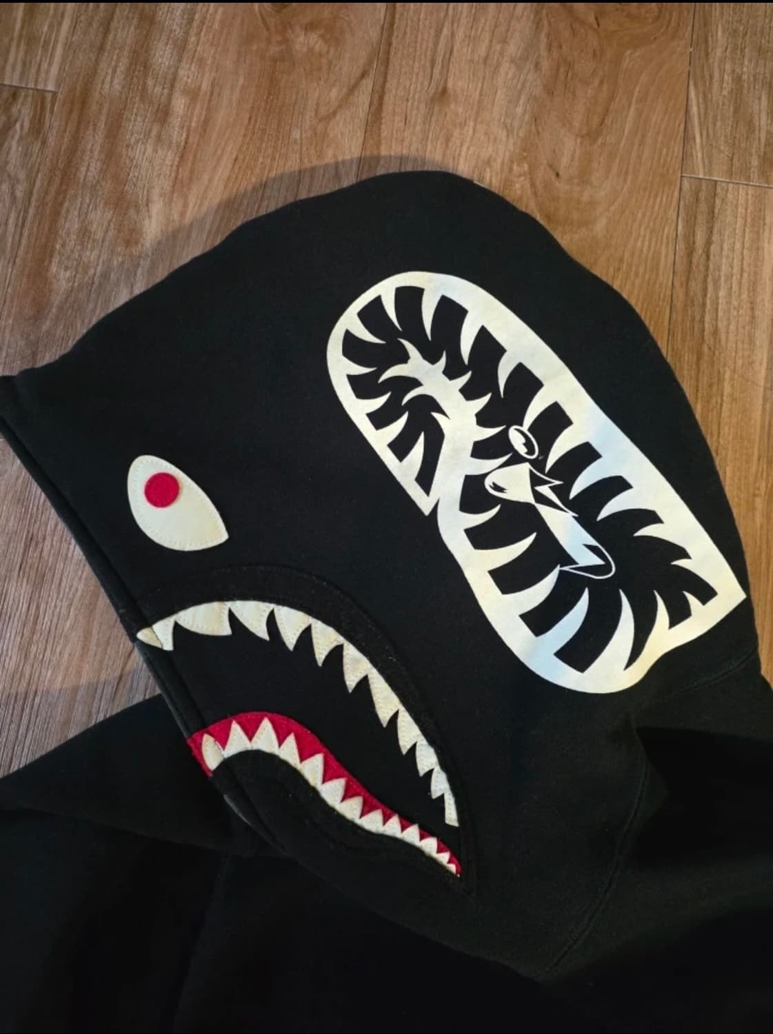 베이프 야광 샤크 후드집업 블랙 상품이미지3