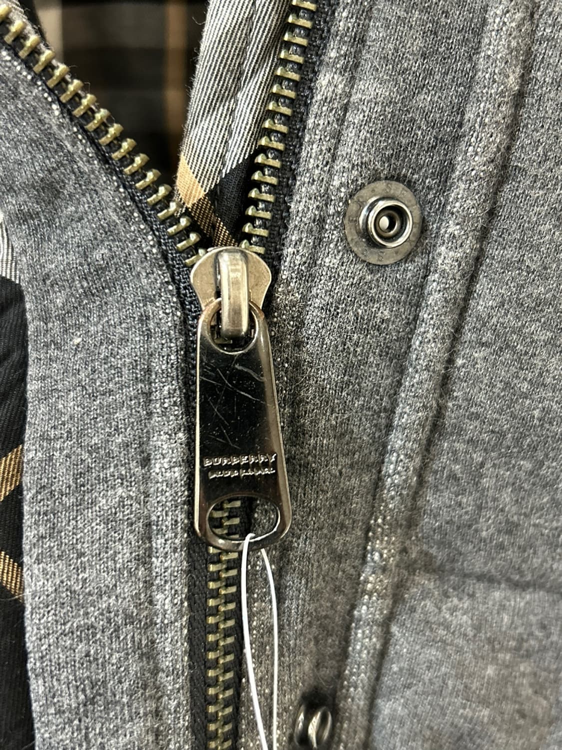 버버리 블루라벨 후드 패딩조끼 상품이미지4