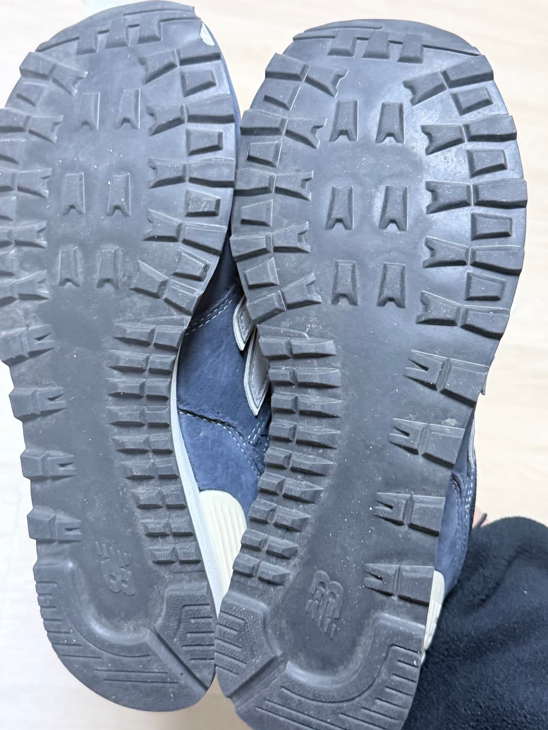 뉴발란스x포터리 574 프리미엄 하드 네이비 상품이미지4