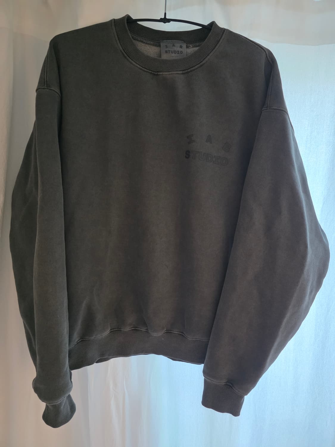 IAB 피그먼트 스웨트셔츠 블랙 상품이미지2