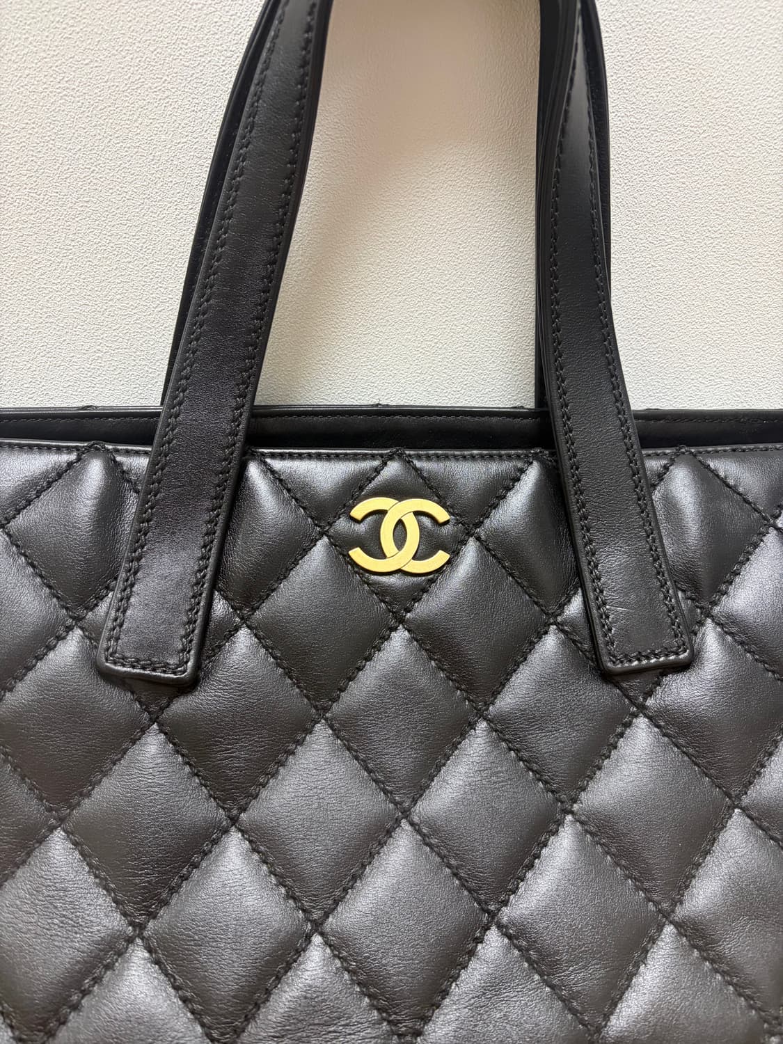 샤넬 블랙 퀼팅 숄더백 상품이미지4