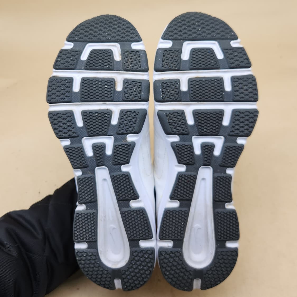 나이키 티라이트 XI 남성운동화 275 상품이미지3