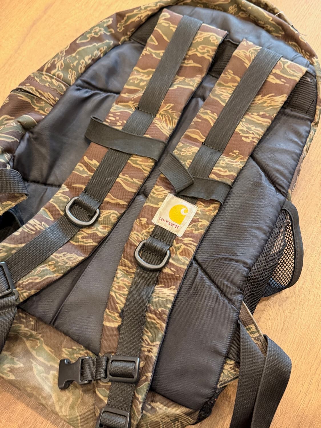 Carhartt WIP 칼하트윕 타이거카모 킥플립 백팩 상품이미지6