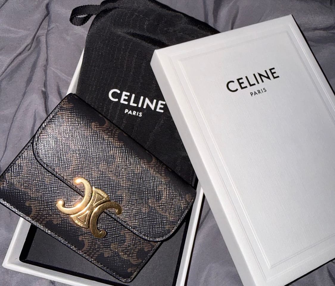 셀린느 트리옹프 캔버스 플랩 카드 홀더 탄 지갑 상품이미지1