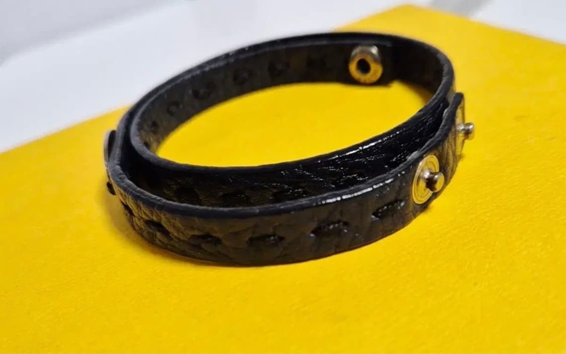 (정품)팬디(정품)펜디 셀러리아 2줄 블랙 가죽 팔찌 상품이미지6